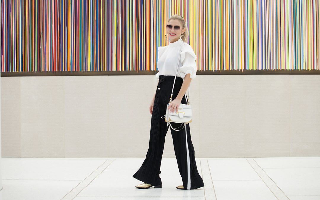 HOW TO WEAR PLEATED PANTS