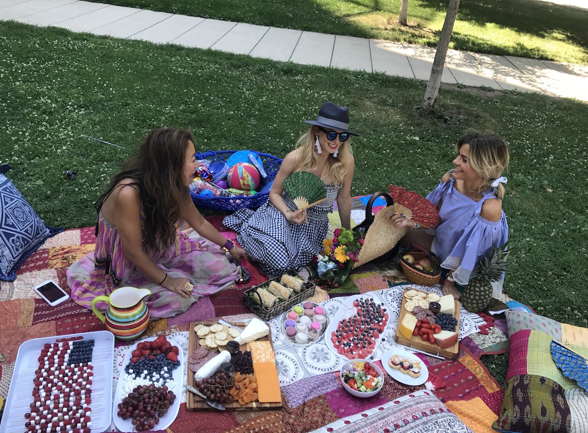 5 tips on planning summer picnic, Tel Aviv couture