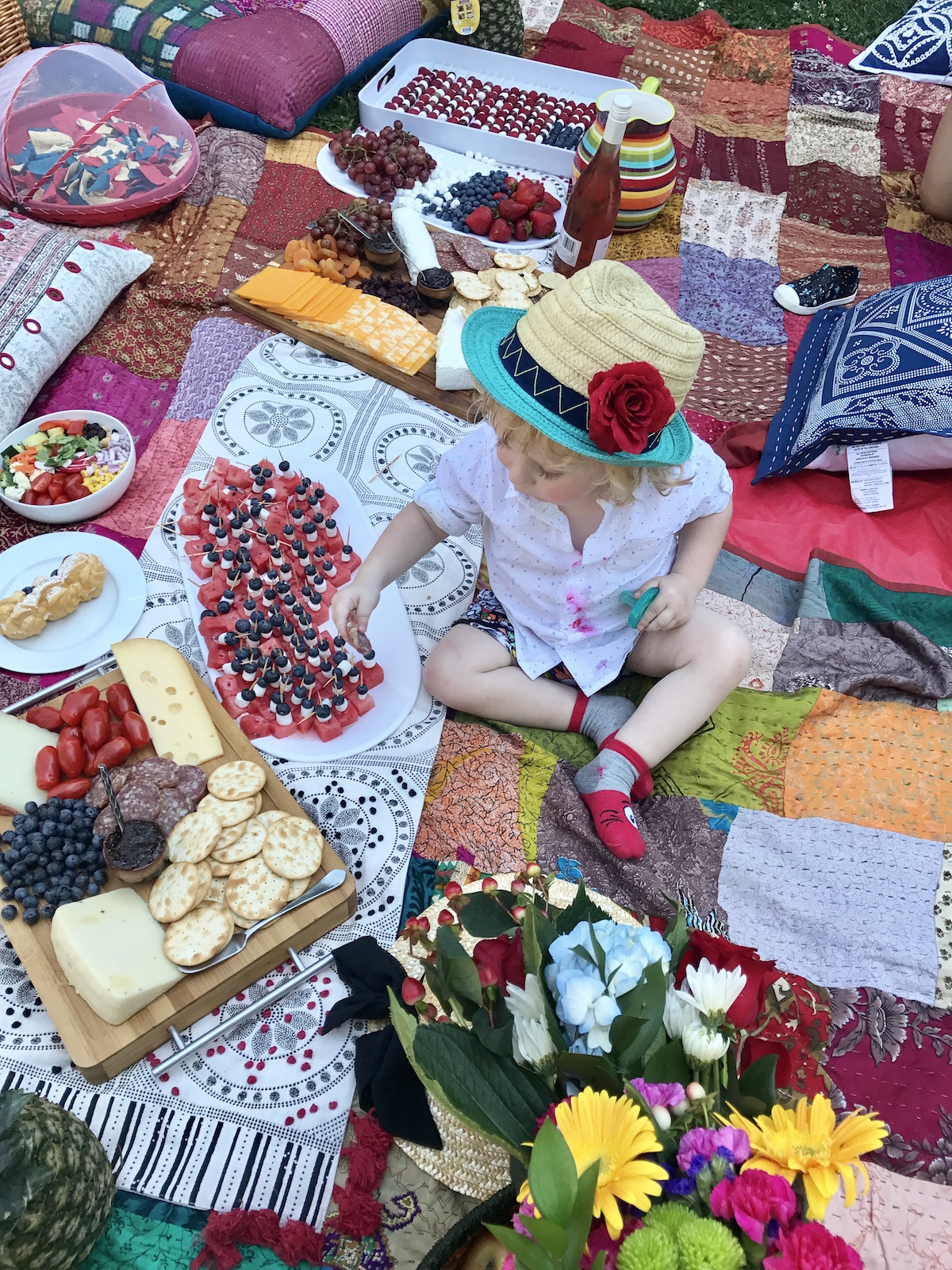 5 tips on planning summer picnic, Tel Aviv couture