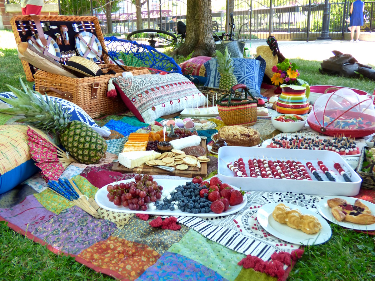 5 tips on planning summer picnic, Tel Aviv couture