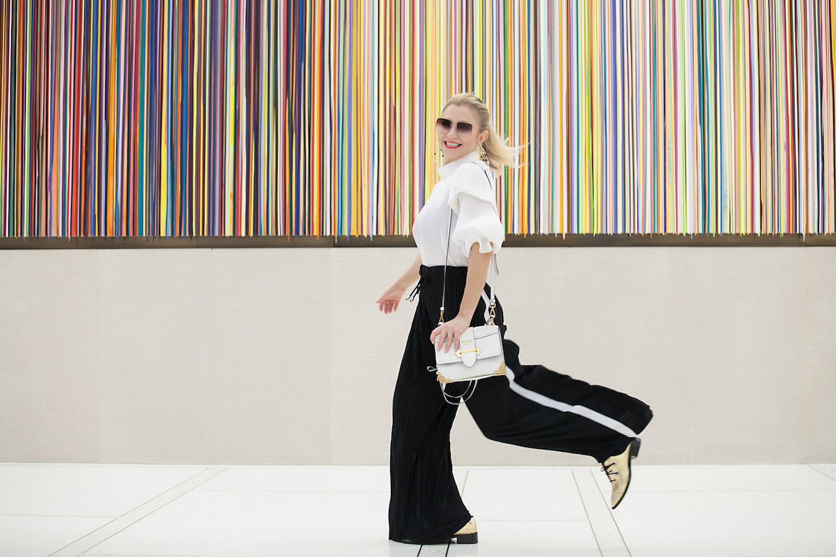 HOW TO WEAR PLEATED PANTS TEL AVIV COUTURE