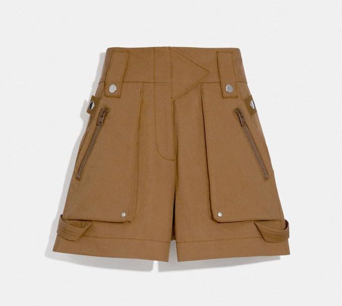 ESSENTIALS TO LOOKING SLIMMER